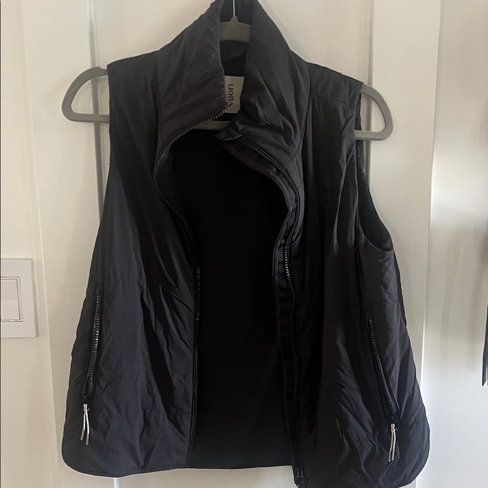 Vuori Women's Charcoal Puffer Vest